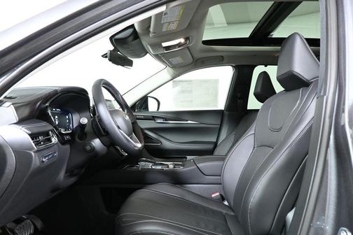 2025 INFINITI QX60 SENSORY