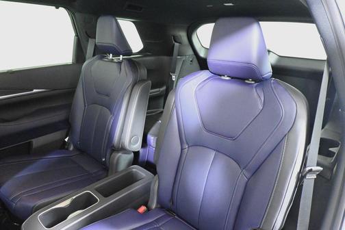 Rad Wht 2026 INFINITI QX60 SPORT