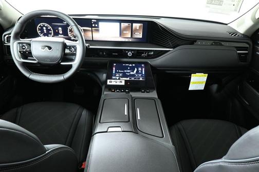 2026 INFINITI QX80 Luxe