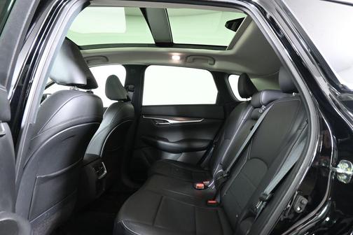 2022 INFINITI QX50 Luxe