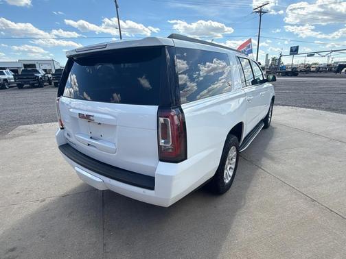Summit White 2016 GMC Yukon XL SLE