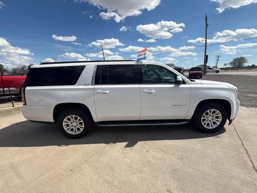 Summit White 2016 GMC Yukon XL SLE