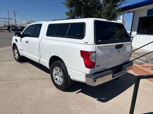 2017 Nissan Titan SV