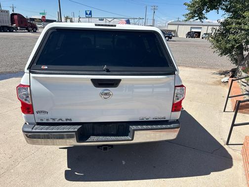 2017 Nissan Titan SV