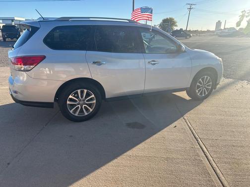 2016 Nissan Pathfinder S
