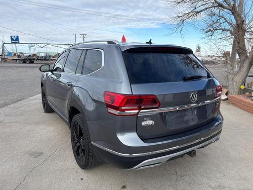 2018 Volkswagen Atlas 3.6L SEL Premium