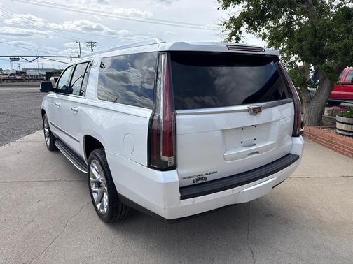 Crystal White Tricoat 2016 Cadillac Escalade ESV Luxury