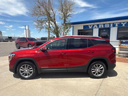 Cayenne Red Tintcoat 2022 GMC Terrain SLT
