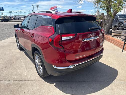 Cayenne Red Tintcoat 2022 GMC Terrain SLT