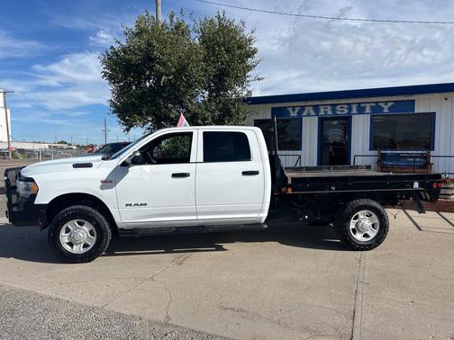 2022 RAM 3500 Tradesman Crew Cab 4x4 8' Box