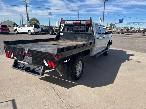 2022 RAM 3500 Tradesman Crew Cab 4x4 8' Box