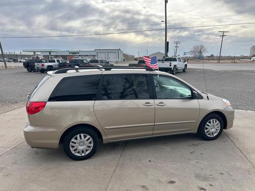 2009 Toyota Sienna LE