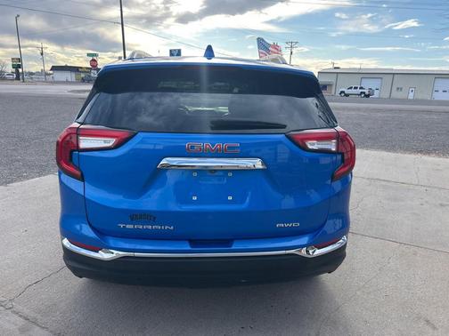 2024 GMC Terrain SLT