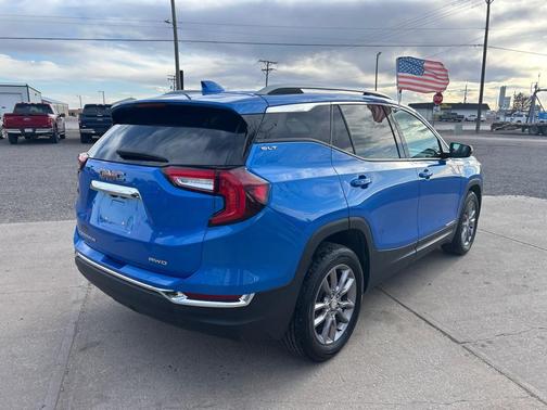 2024 GMC Terrain SLT