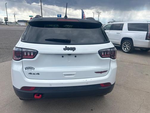 Bright White Clearcoat 2025 Jeep Compass Trailhawk