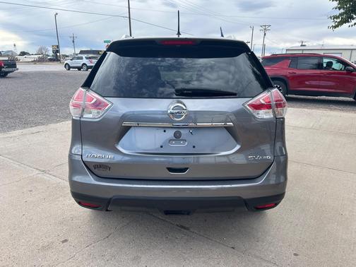 2016 Nissan Rogue SV