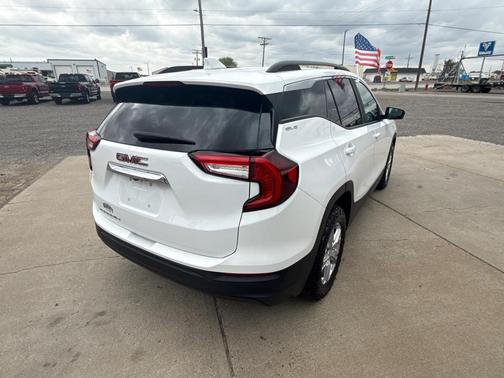Summit White 2022 GMC Terrain SLE
