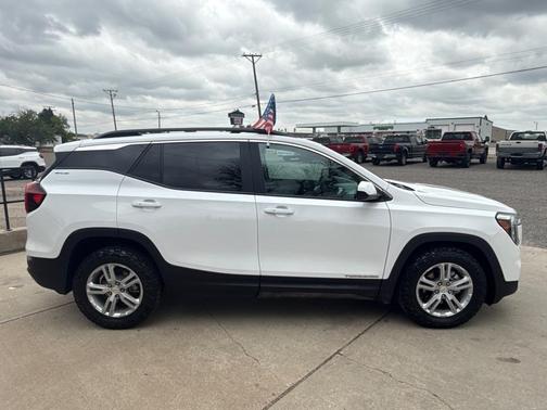 Summit White 2022 GMC Terrain SLE