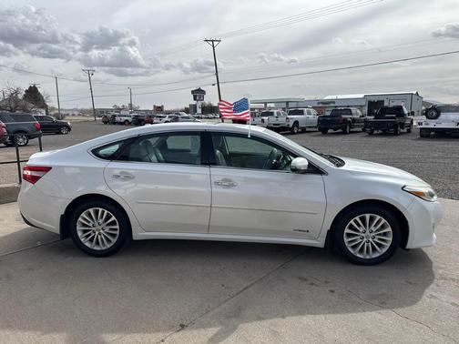 2014 Toyota Avalon Hybrid XLE Premium