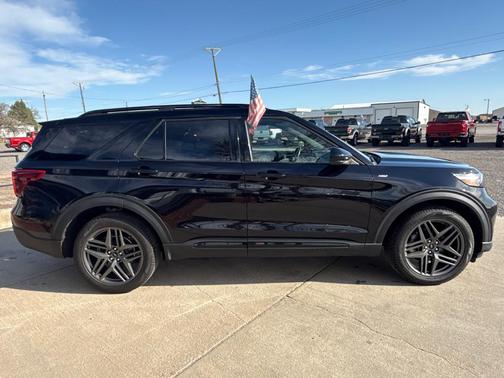 Agate Black Metallic 2024 Ford Explorer ST-Line
