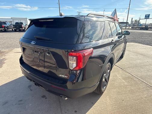 Agate Black Metallic 2024 Ford Explorer ST-Line