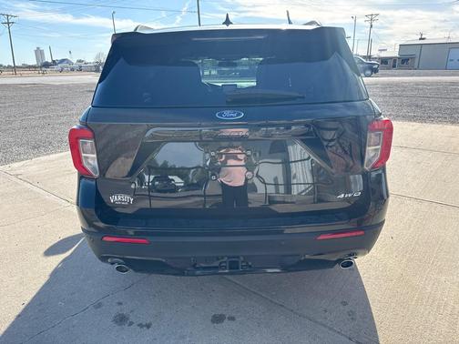 Agate Black Metallic 2024 Ford Explorer ST-Line