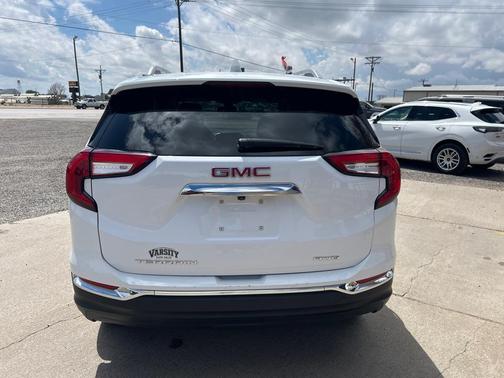 WHITE 2024 GMC Terrain SLT