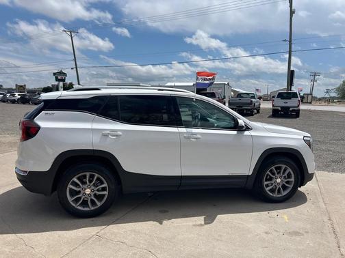 WHITE 2024 GMC Terrain SLT