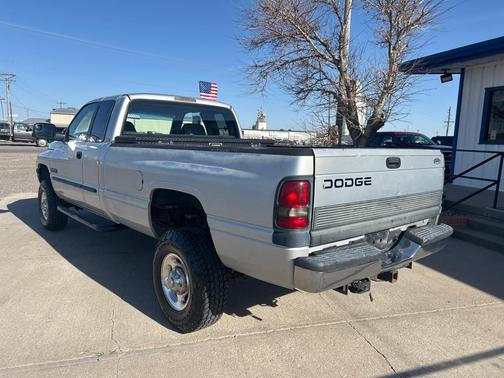 Bright Silver Metallic Clearcoat 2002 Dodge Ram 2500 SLT