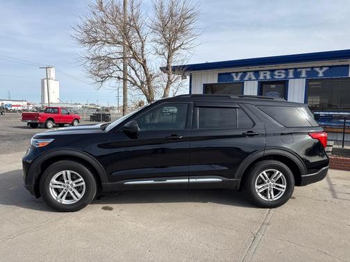 Agate Black Metallic 2020 Ford Explorer XLT
