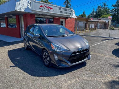 Gray 2016 Toyota Prius c Two