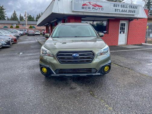 Green 2017 Subaru Outback 3.6R Touring