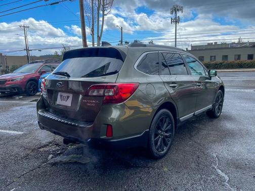 Green 2017 Subaru Outback 3.6R Touring