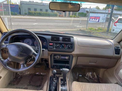 2000 Nissan Frontier XE