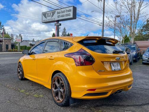 Yellow 2013 Ford Focus ST