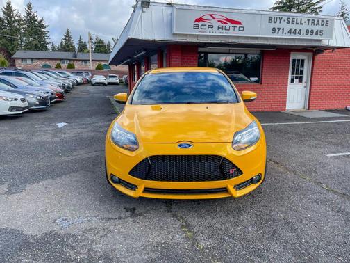 Yellow 2013 Ford Focus ST