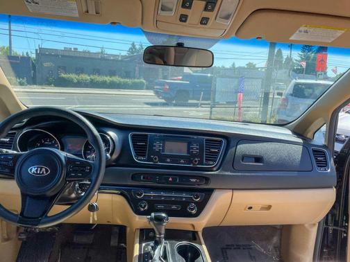 2017 Kia Sedona LX