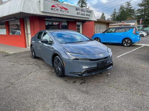 2025 Toyota Prius LE