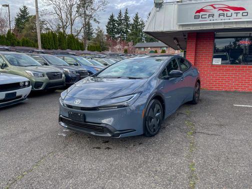 2025 Toyota Prius LE