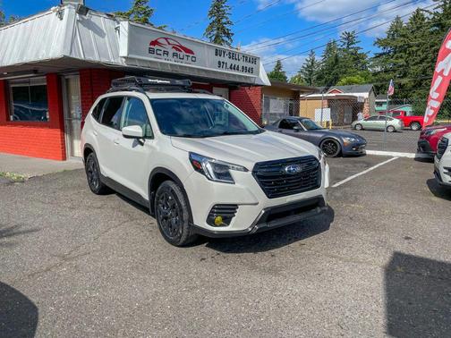 White 2022 Subaru Forester Sport