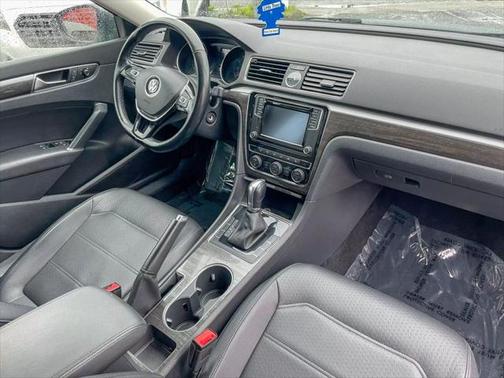2016 Volkswagen Passat 1.8T SE