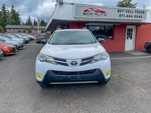 White 2013 Toyota RAV4 XLE