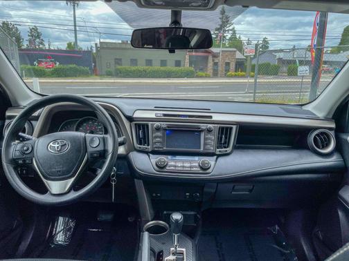 White 2013 Toyota RAV4 XLE