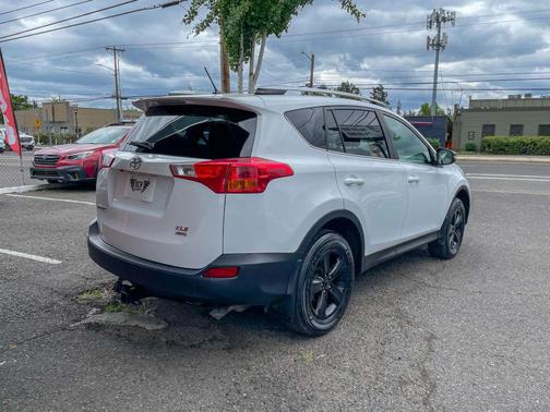 White 2013 Toyota RAV4 XLE