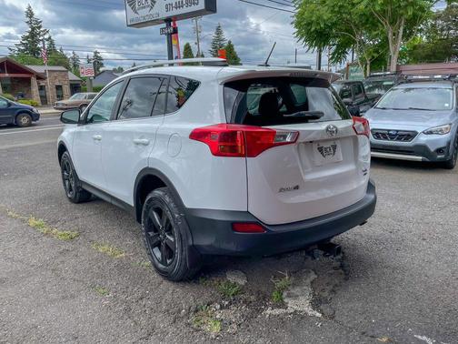 White 2013 Toyota RAV4 XLE