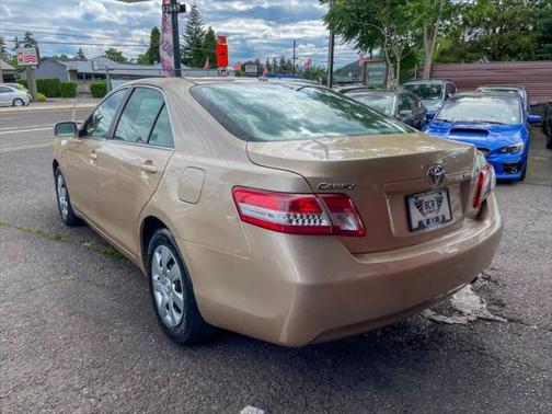 2010 Toyota Camry LE