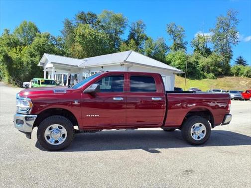2022 RAM 2500 Tradesman Crew Cab 4x4 64' Box