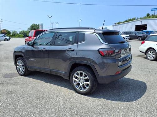 2022 Jeep Compass Latitude Lux 4x4
