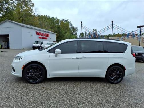 2021 Chrysler Pacifica Touring AWD