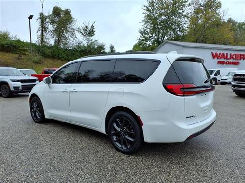 2021 Chrysler Pacifica Touring AWD